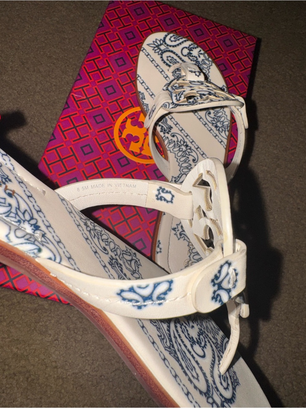 Tory Burch White & Navy Paisley Miller Thong Sandals - Picture 4 of 6